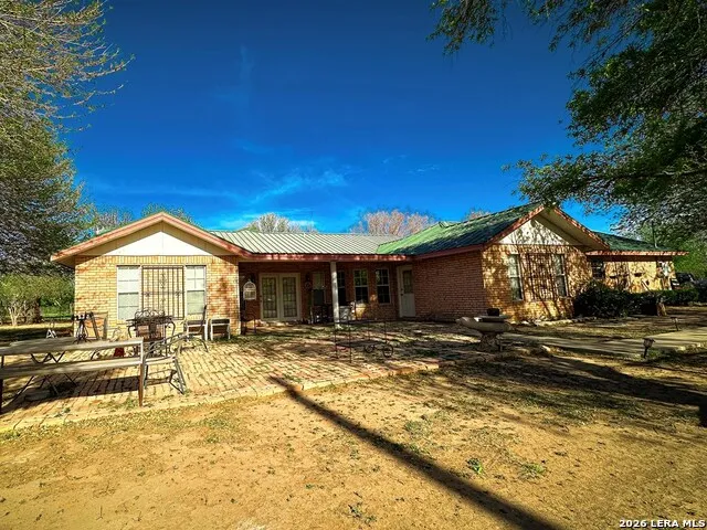 759 McDavid St Quemado, TX 78877