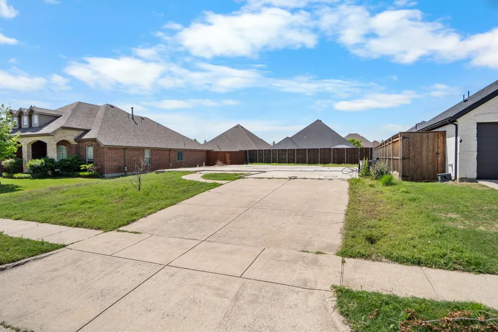 3042 Lakefield Drive Little Elm, TX 75068