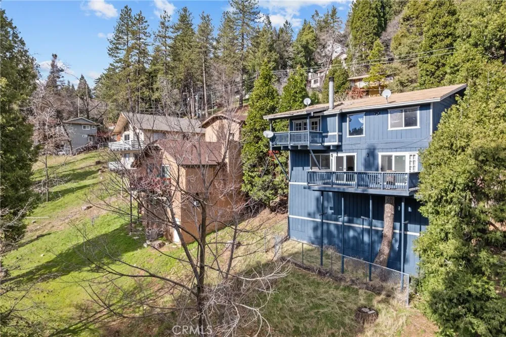 23771 Zuger Dr Crestline, CA 92325