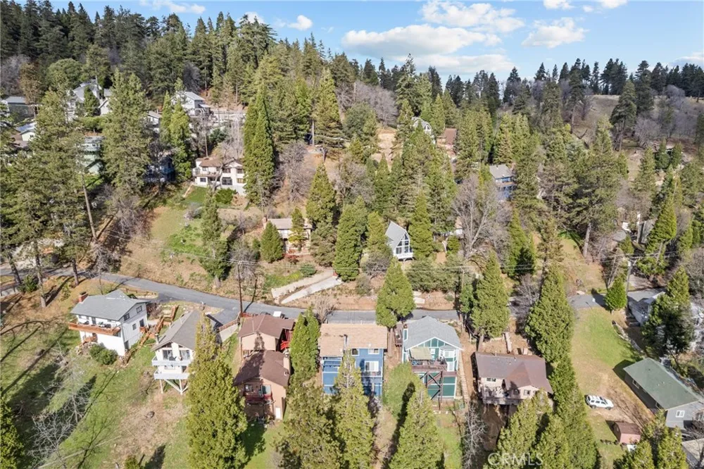 23771 Zuger Dr Crestline, CA 92325