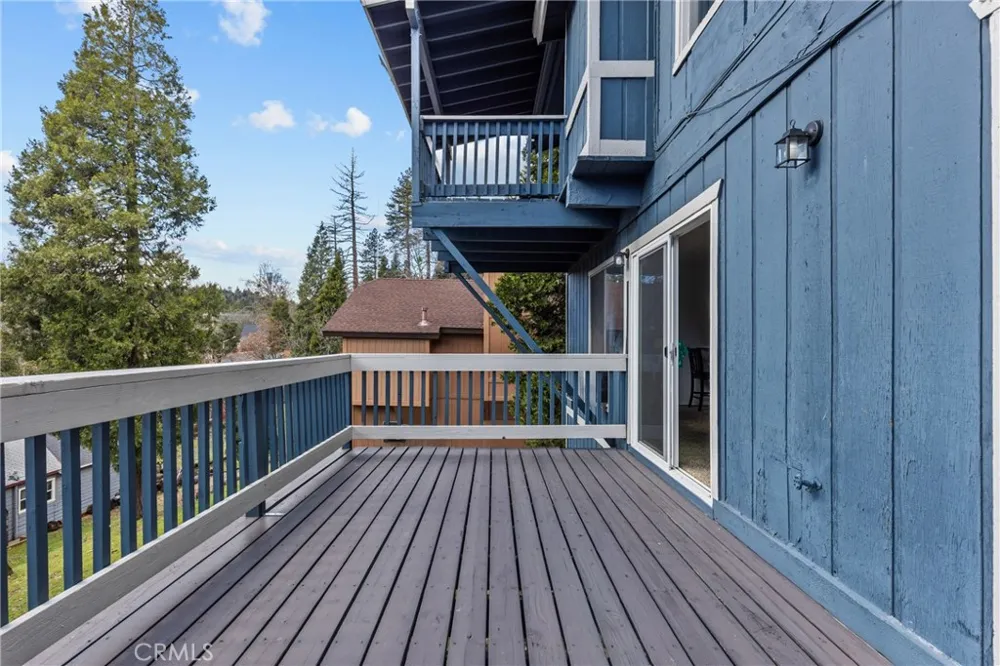 23771 Zuger Dr Crestline, CA 92325