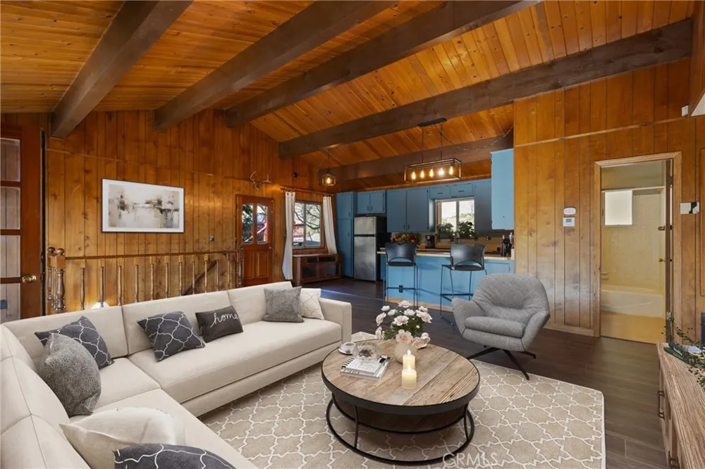 23771 Zuger Dr Crestline, CA 92325