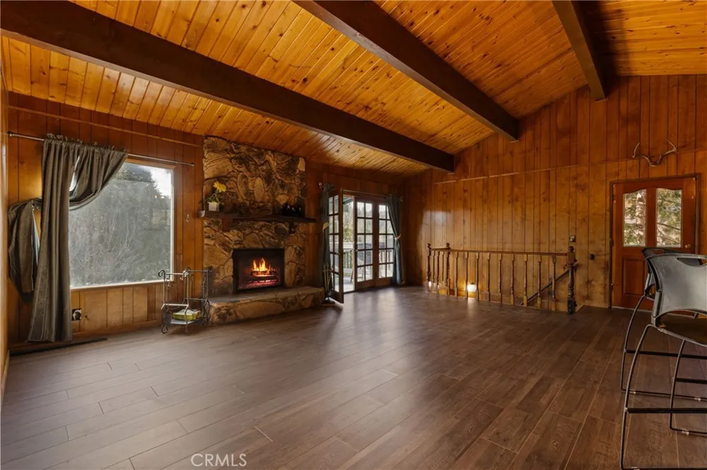 23771 Zuger Dr Crestline, CA 92325