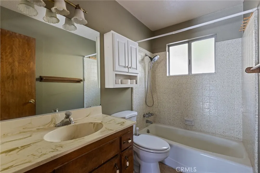23771 Zuger Dr Crestline, CA 92325