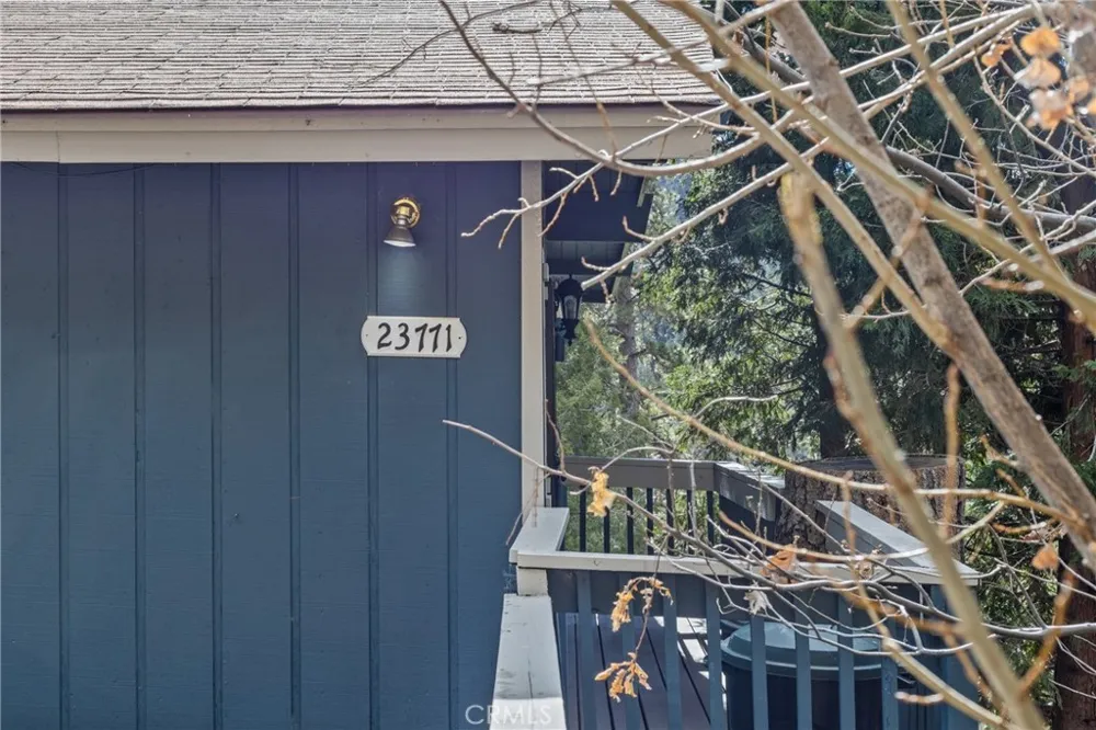23771 Zuger Dr Crestline, CA 92325