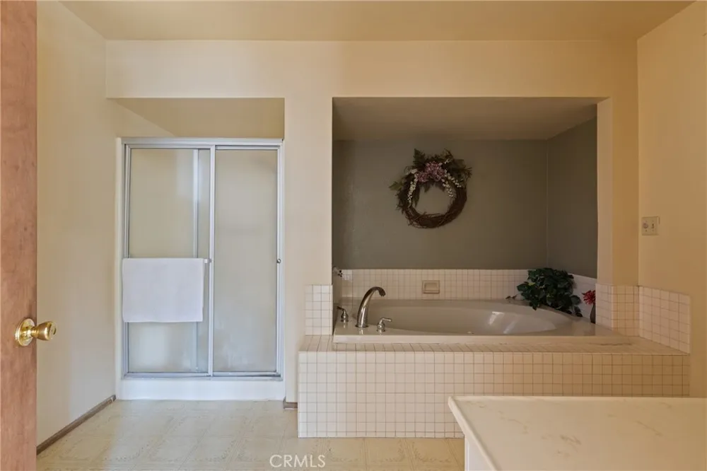 23771 Zuger Dr Crestline, CA 92325