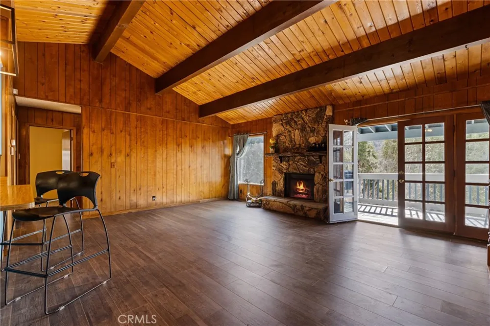 23771 Zuger Dr Crestline, CA 92325