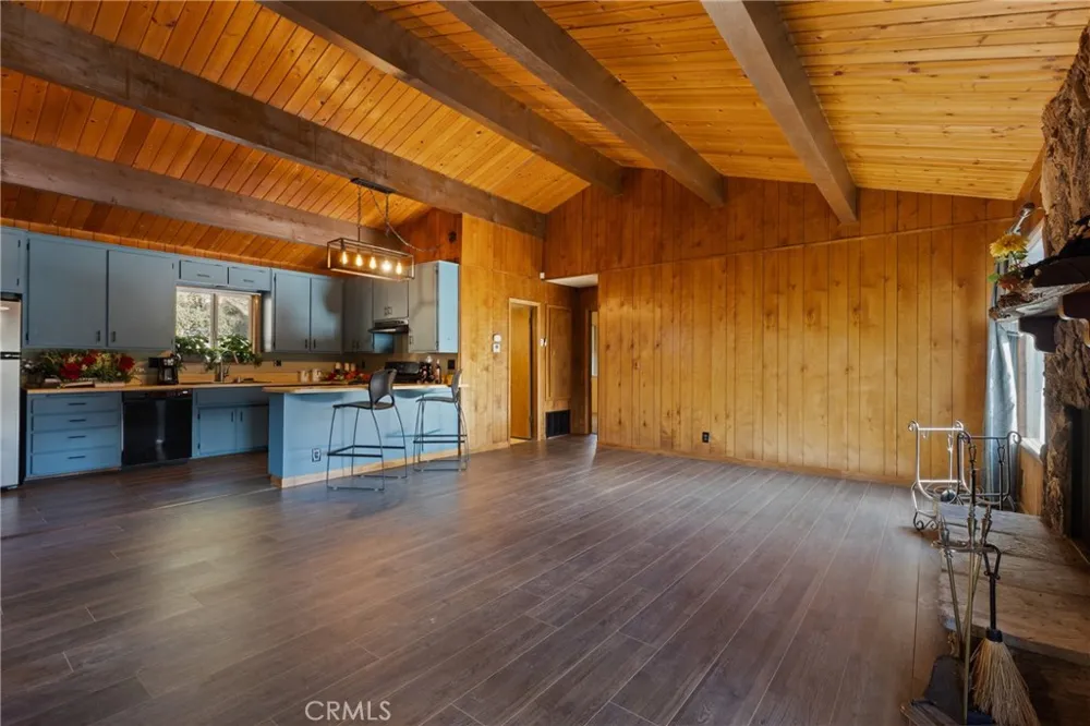 23771 Zuger Dr Crestline, CA 92325