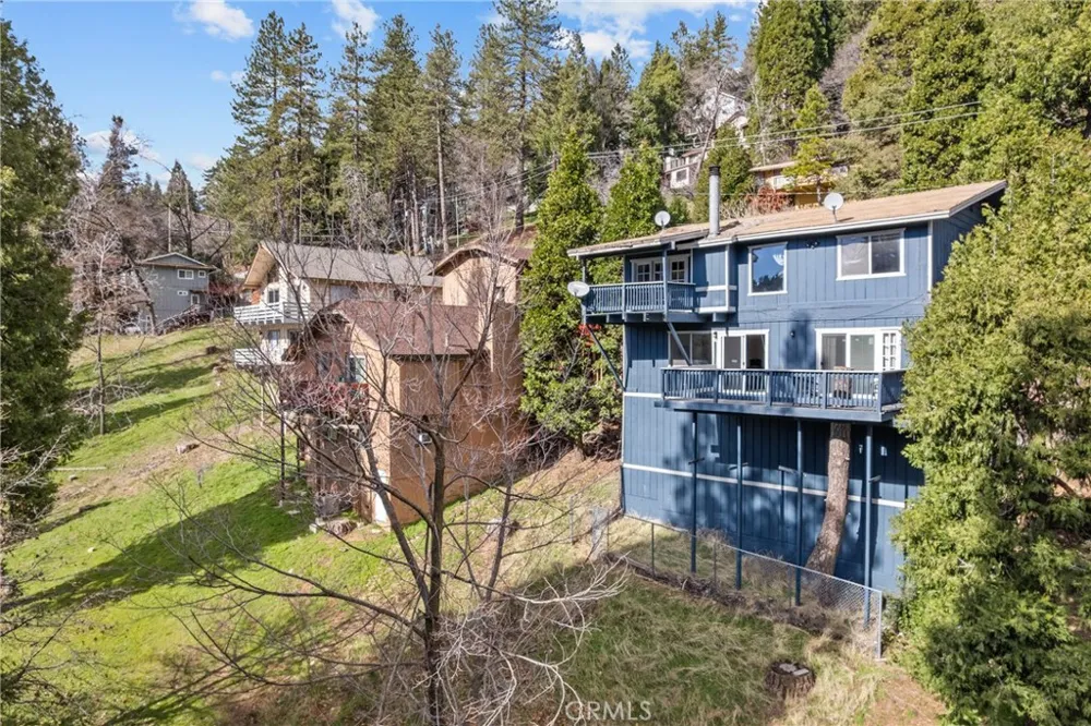 23771 Zuger Dr Crestline, CA 92325
