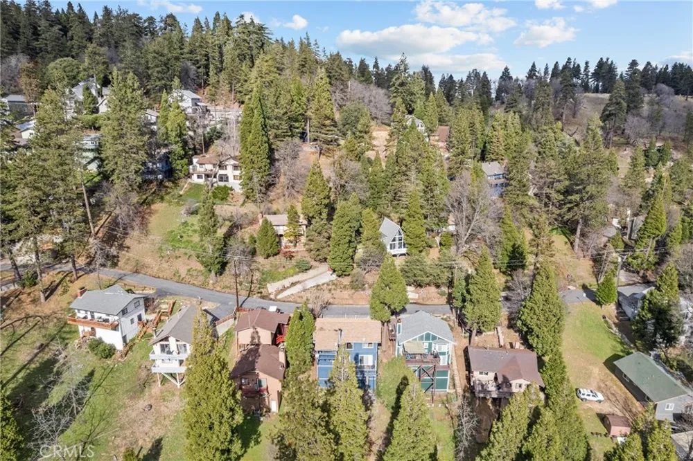 23771 Zuger Dr Crestline, CA 92325