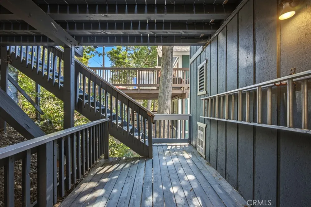 23771 Zuger Dr Crestline, CA 92325