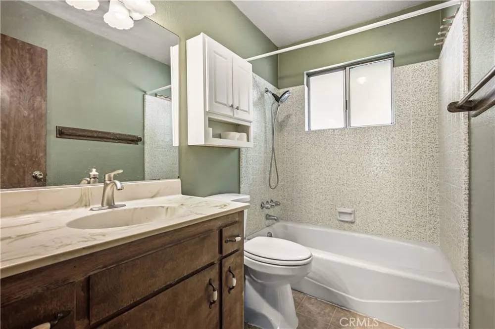 23771 Zuger Dr Crestline, CA 92325