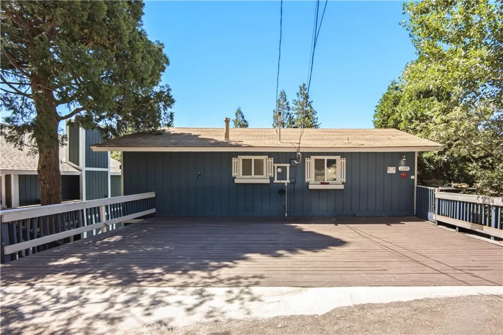 23771 Zuger Dr Crestline, CA 92325
