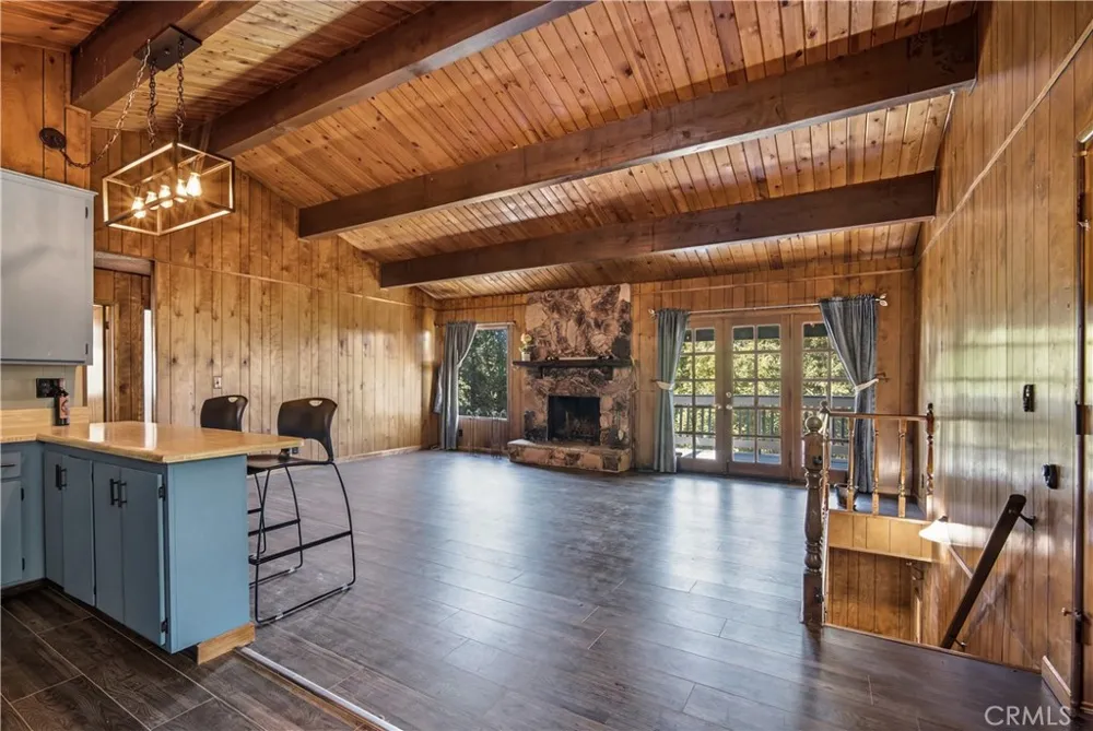 23771 Zuger Dr Crestline, CA 92325