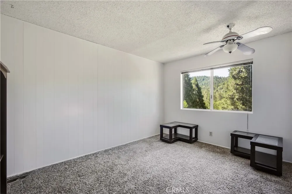 23771 Zuger Dr Crestline, CA 92325