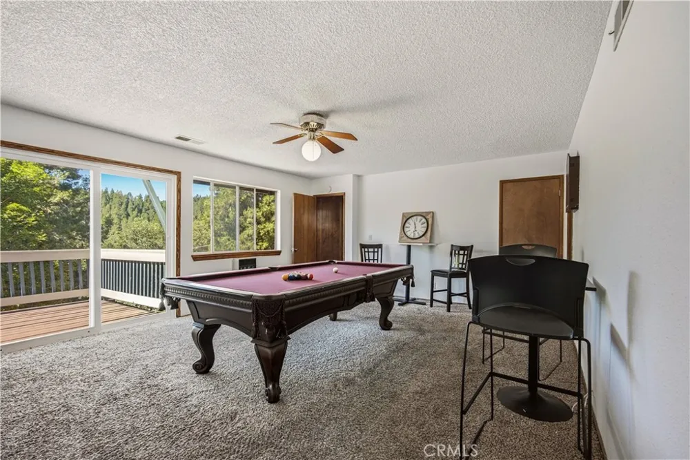 23771 Zuger Dr Crestline, CA 92325