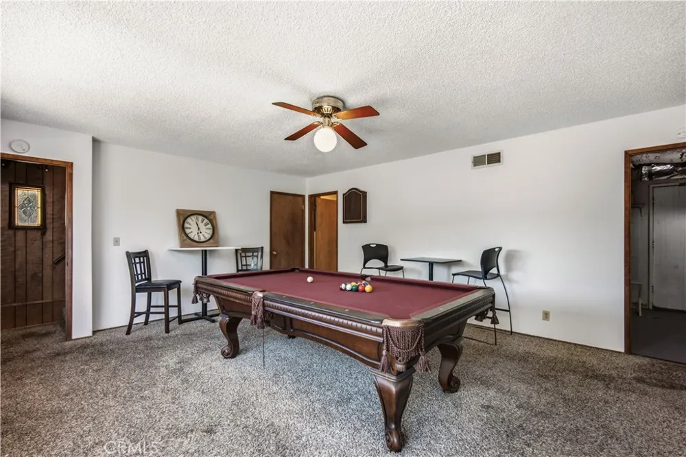 23771 Zuger Dr Crestline, CA 92325