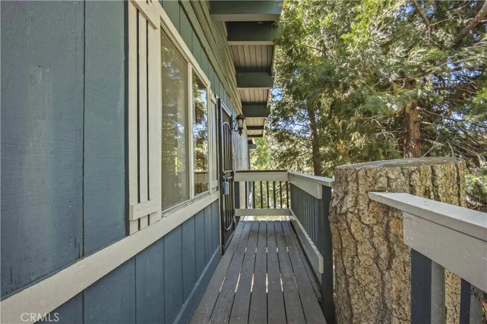 23771 Zuger Dr Crestline, CA 92325