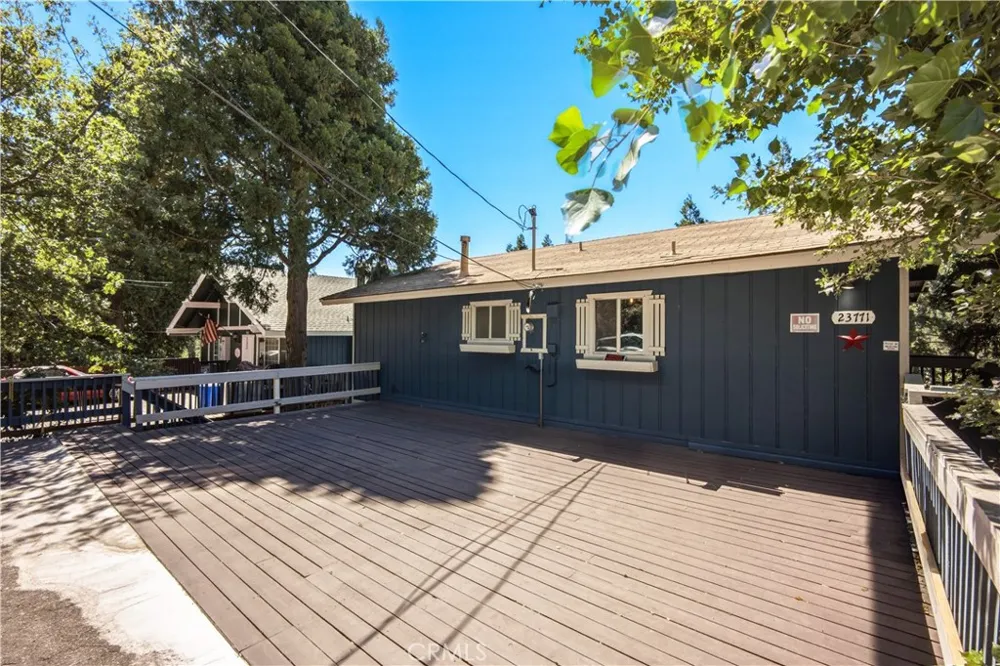 23771 Zuger Dr Crestline, CA 92325