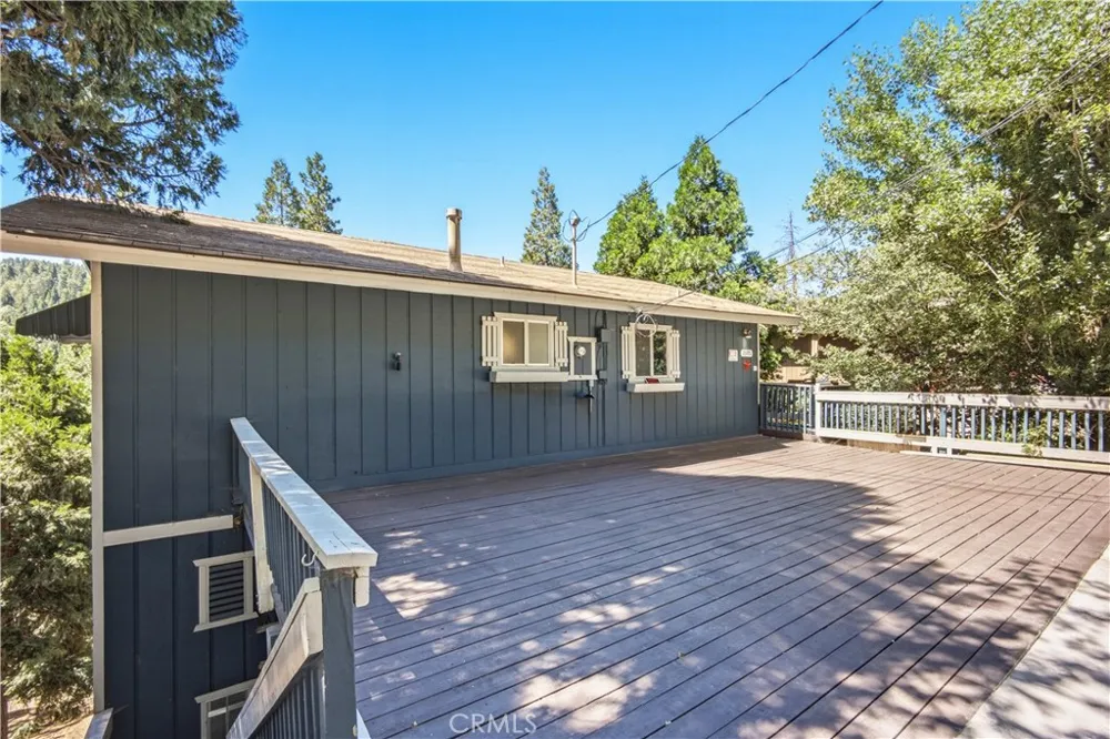 23771 Zuger Dr Crestline, CA 92325