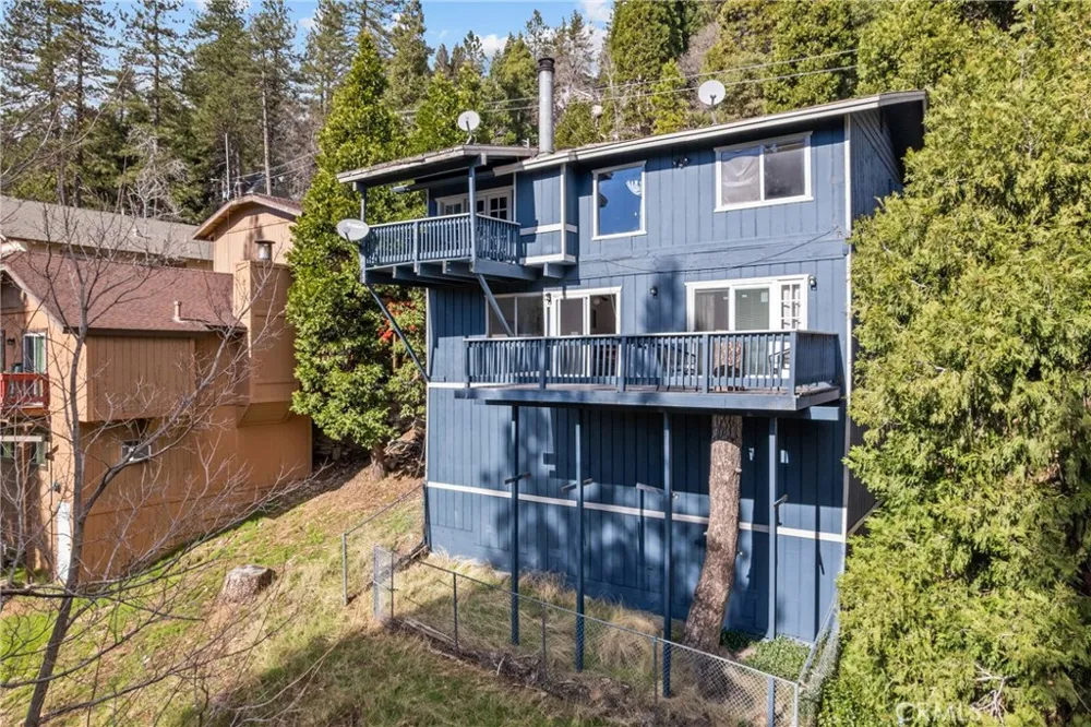 23771 Zuger Dr Crestline, CA 92325