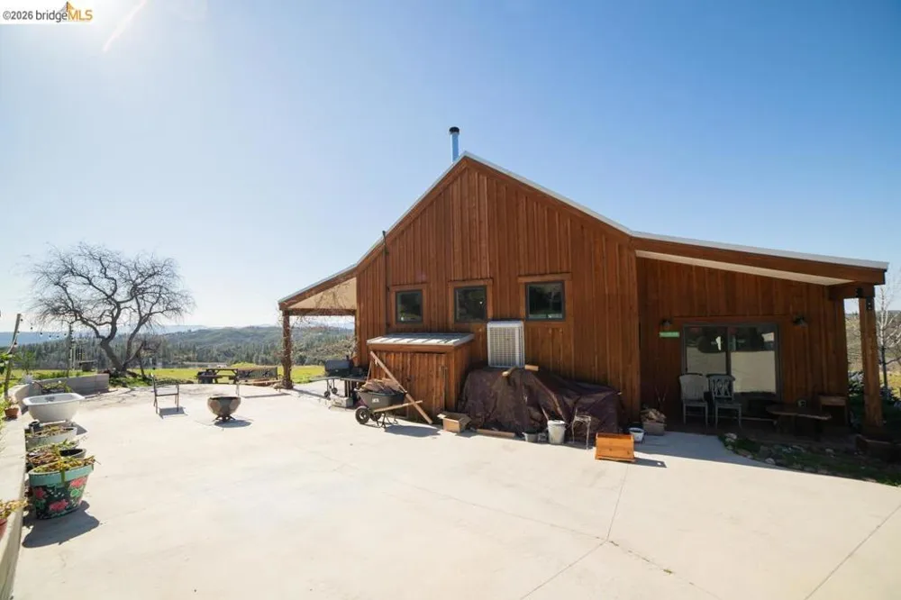 6899 Eagleview Dr. Mountain Ranch, CA 95246