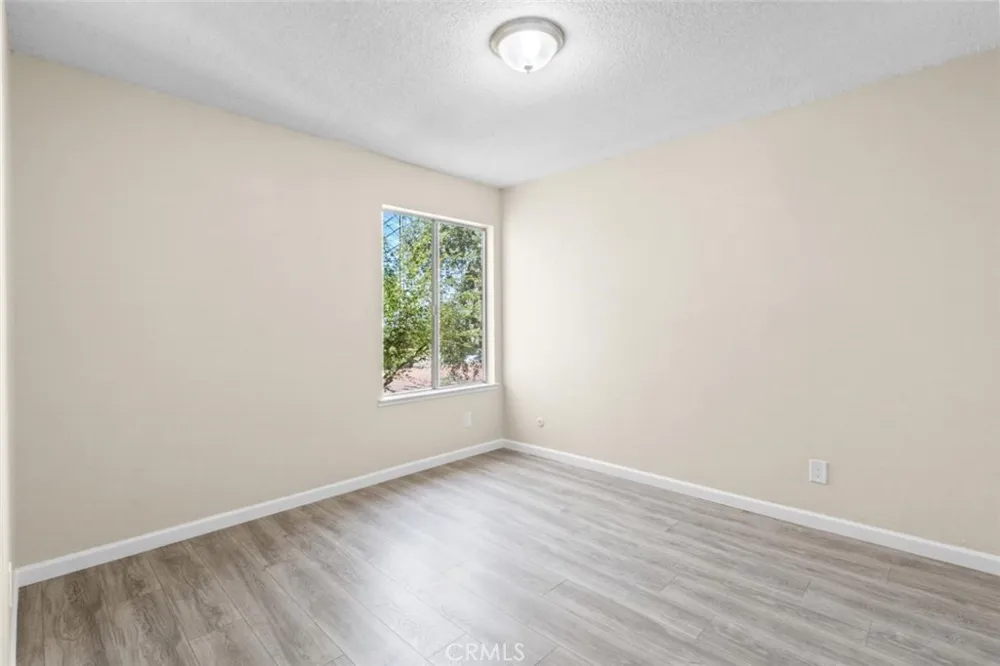 1550 W Ashlan Fresno, CA 93705