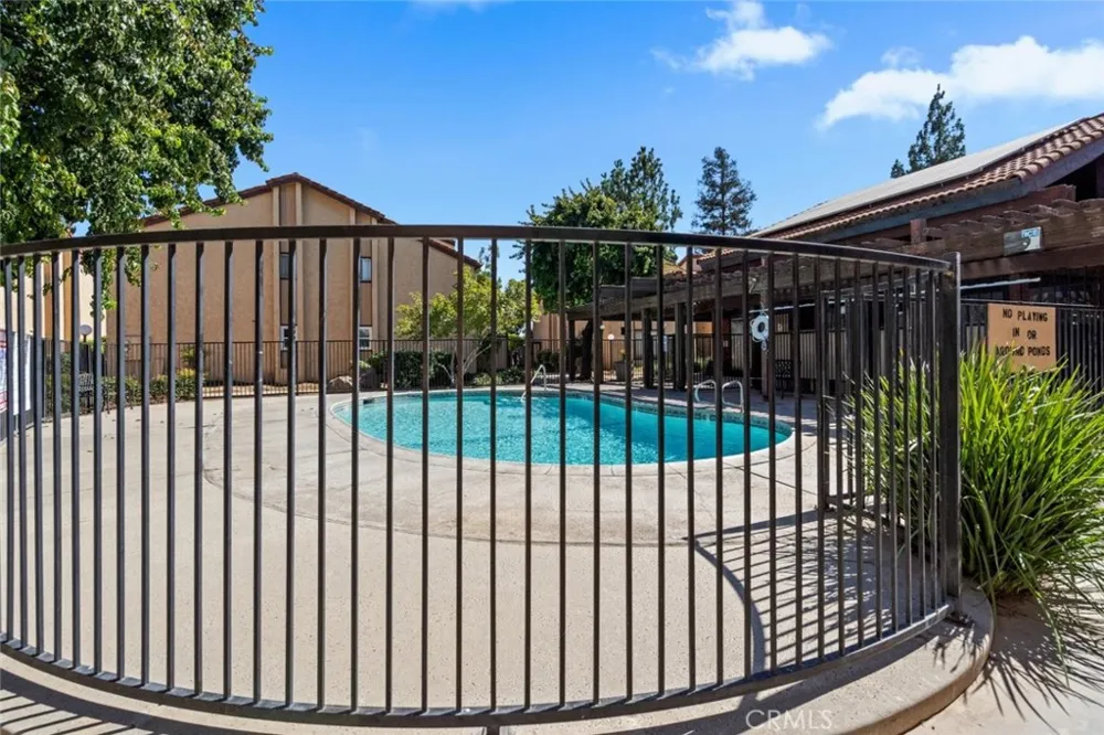 1550 W Ashlan Fresno, CA 93705