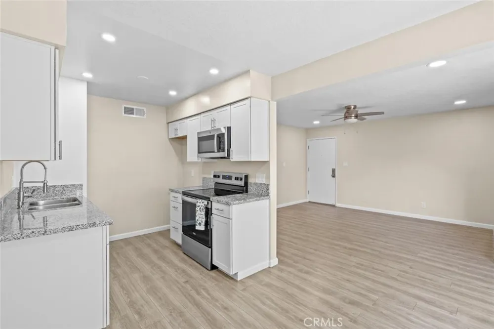 1550 W Ashlan Fresno, CA 93705