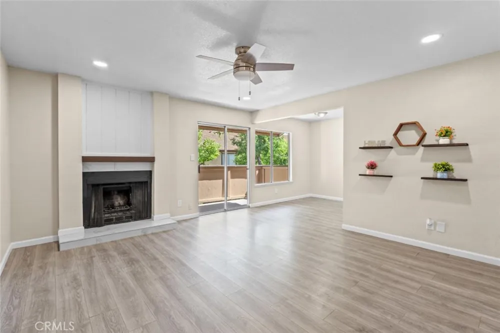 1550 W Ashlan Fresno, CA 93705