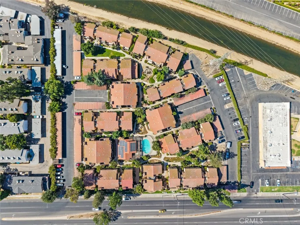 1550 W Ashlan Fresno, CA 93705