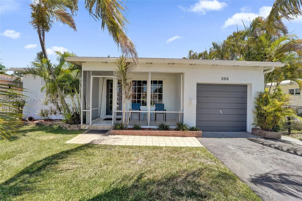 206 SE 3rd St Dania Beach, FL 33004
