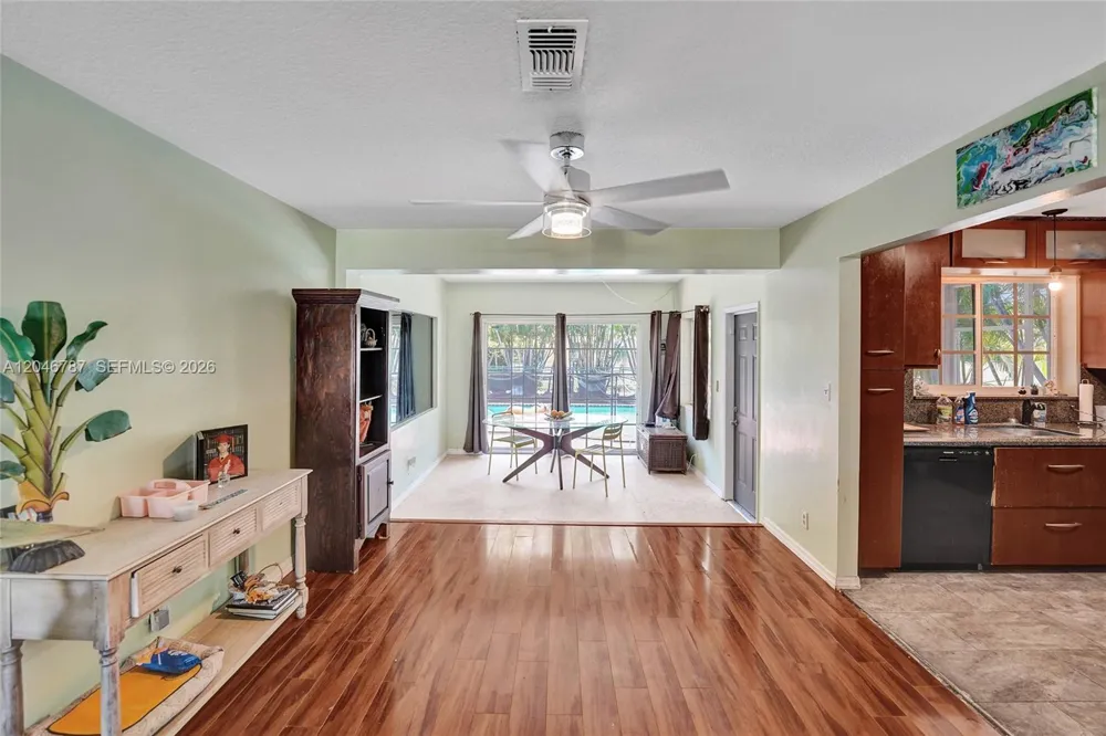 206 SE 3rd St Dania Beach, FL 33004
