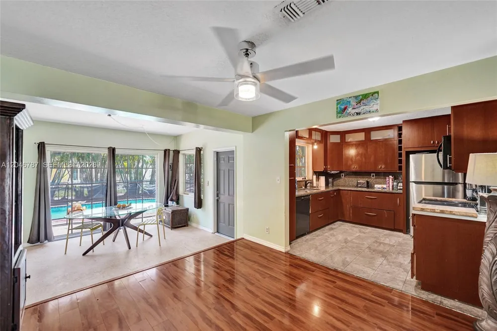 206 SE 3rd St Dania Beach, FL 33004