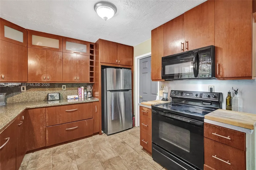 206 SE 3rd St Dania Beach, FL 33004
