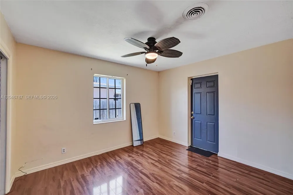 206 SE 3rd St Dania Beach, FL 33004