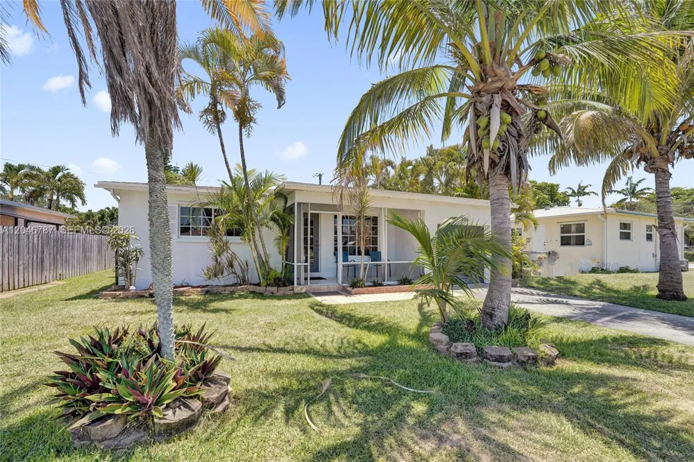 206 SE 3rd St Dania Beach, FL 33004