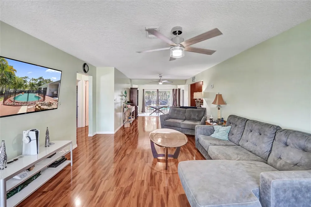 206 SE 3rd St Dania Beach, FL 33004