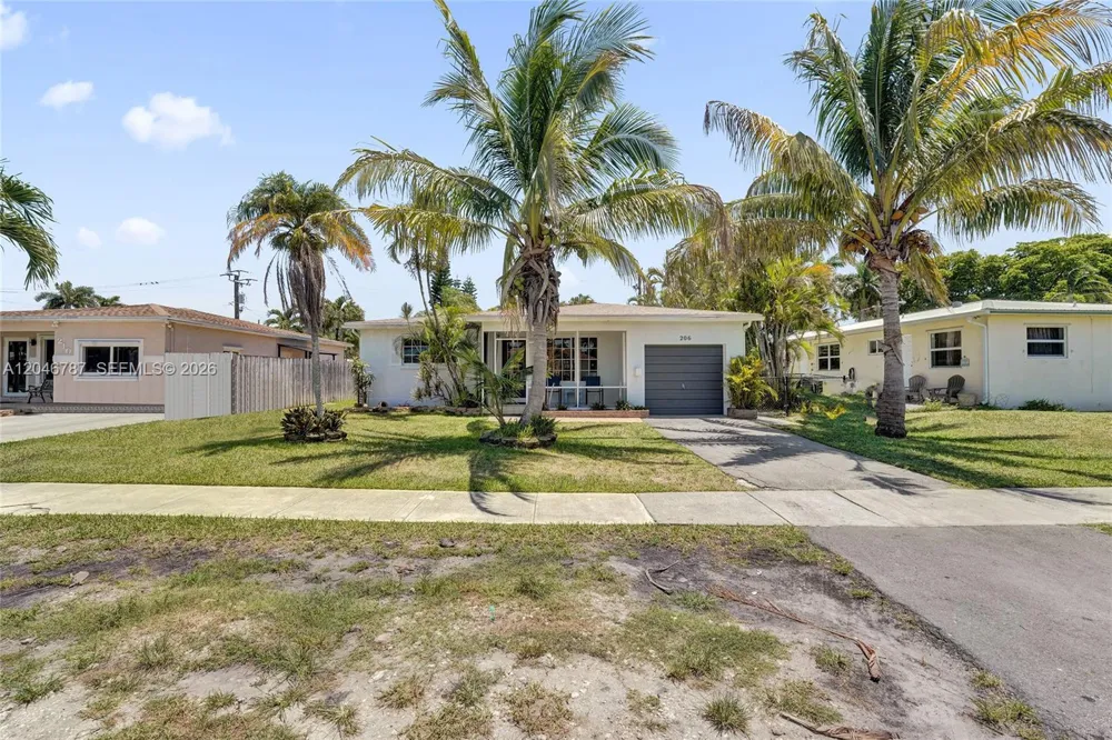 206 SE 3rd St Dania Beach, FL 33004