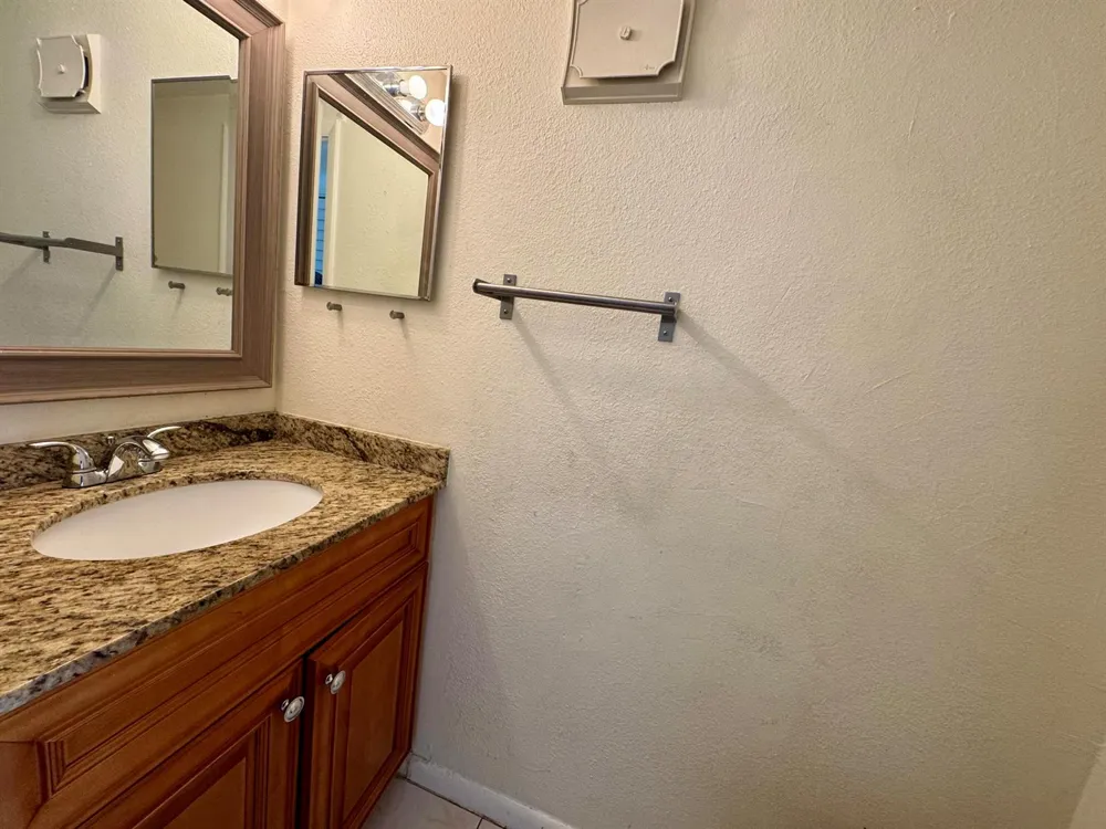 8028 SW 17th Place Davie, FL 33324