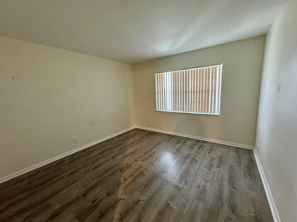 8028 SW 17th Place Davie, FL 33324
