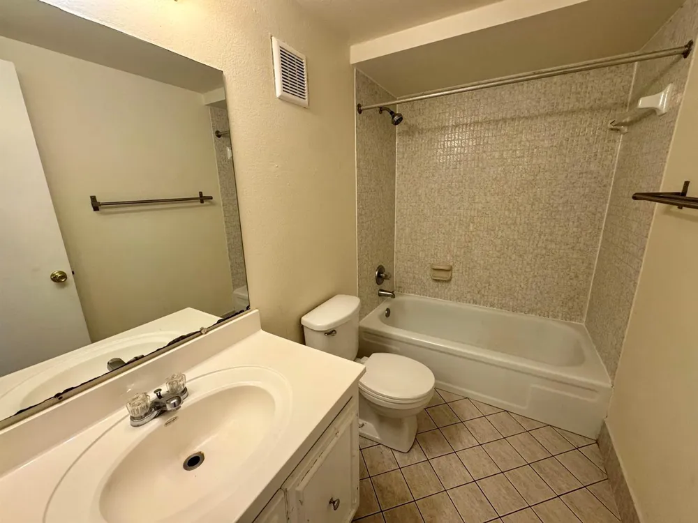 8028 SW 17th Place Davie, FL 33324