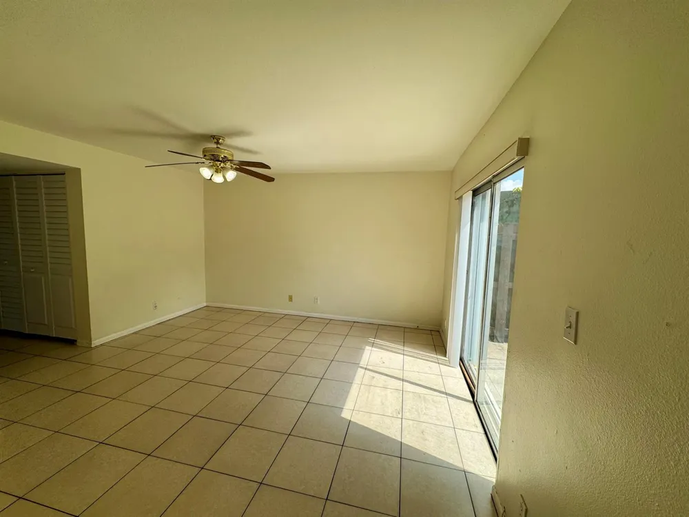8028 SW 17th Place Davie, FL 33324