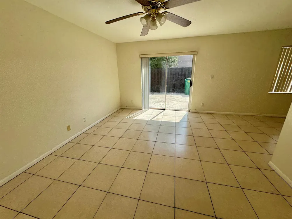 8028 SW 17th Place Davie, FL 33324