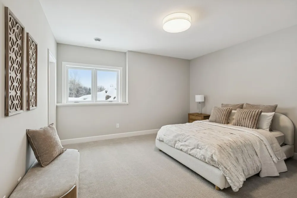 3961 White Oak Lane Chanhassen, MN 55331