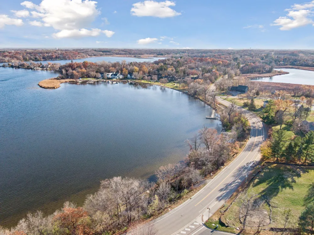 3961 White Oak Lane Chanhassen, MN 55331