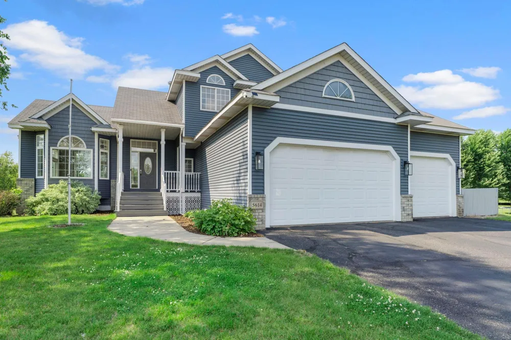 5614 407th Court North Branch, MN 55056