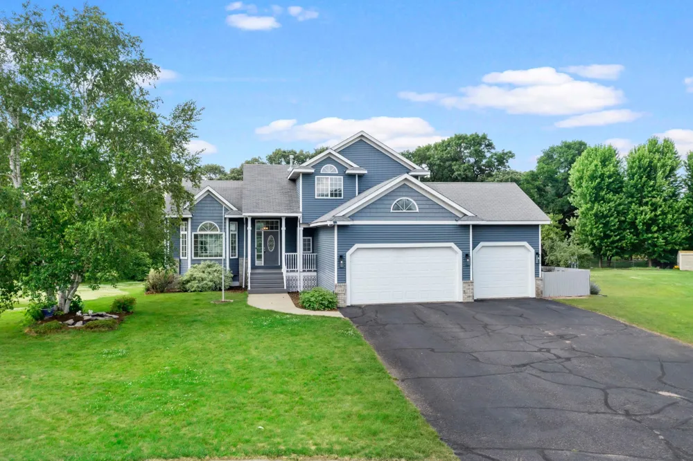 5614 407th Court North Branch, MN 55056