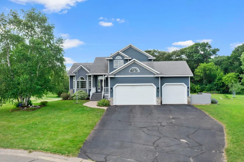5614 407th Court North Branch, MN 55056