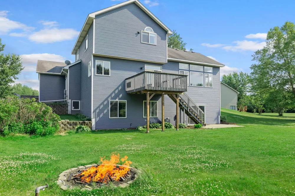 5614 407th Court North Branch, MN 55056